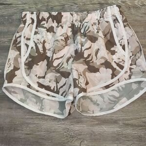 Calvin Klein floral camo athletic shorts Sz S